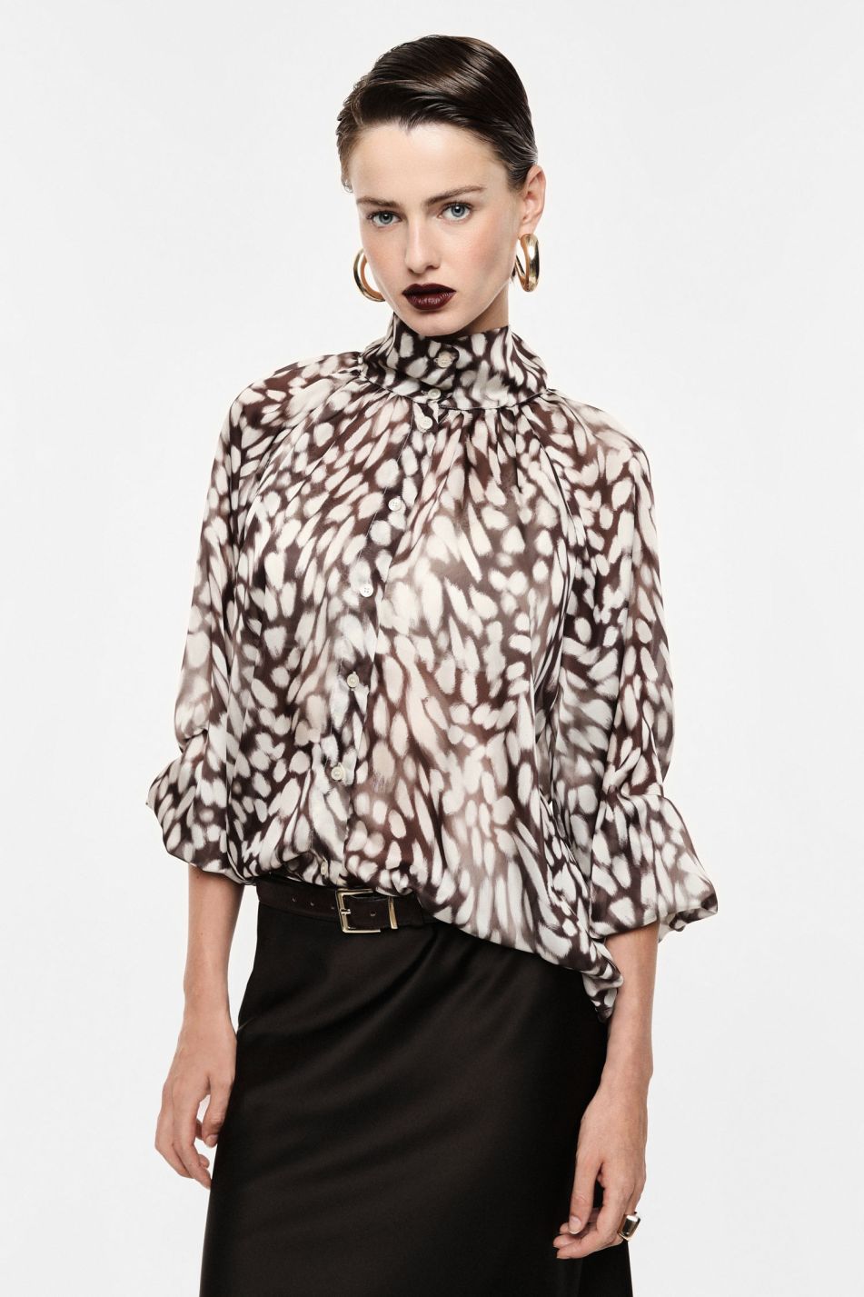 Wide abstract print shirt with high collar