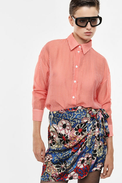 Striped shirt with classic collar and long sleeves