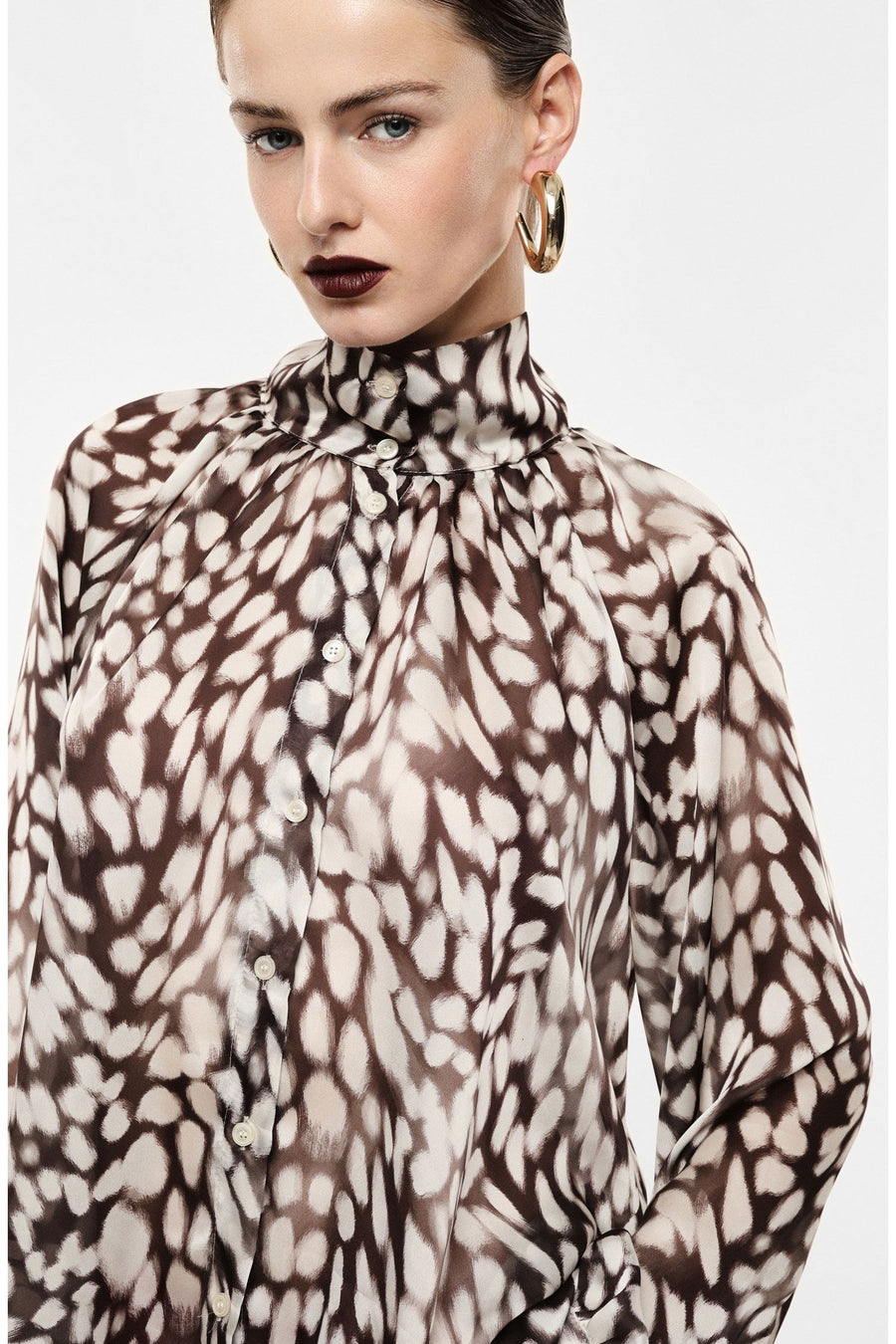 Wide abstract print shirt with high collar