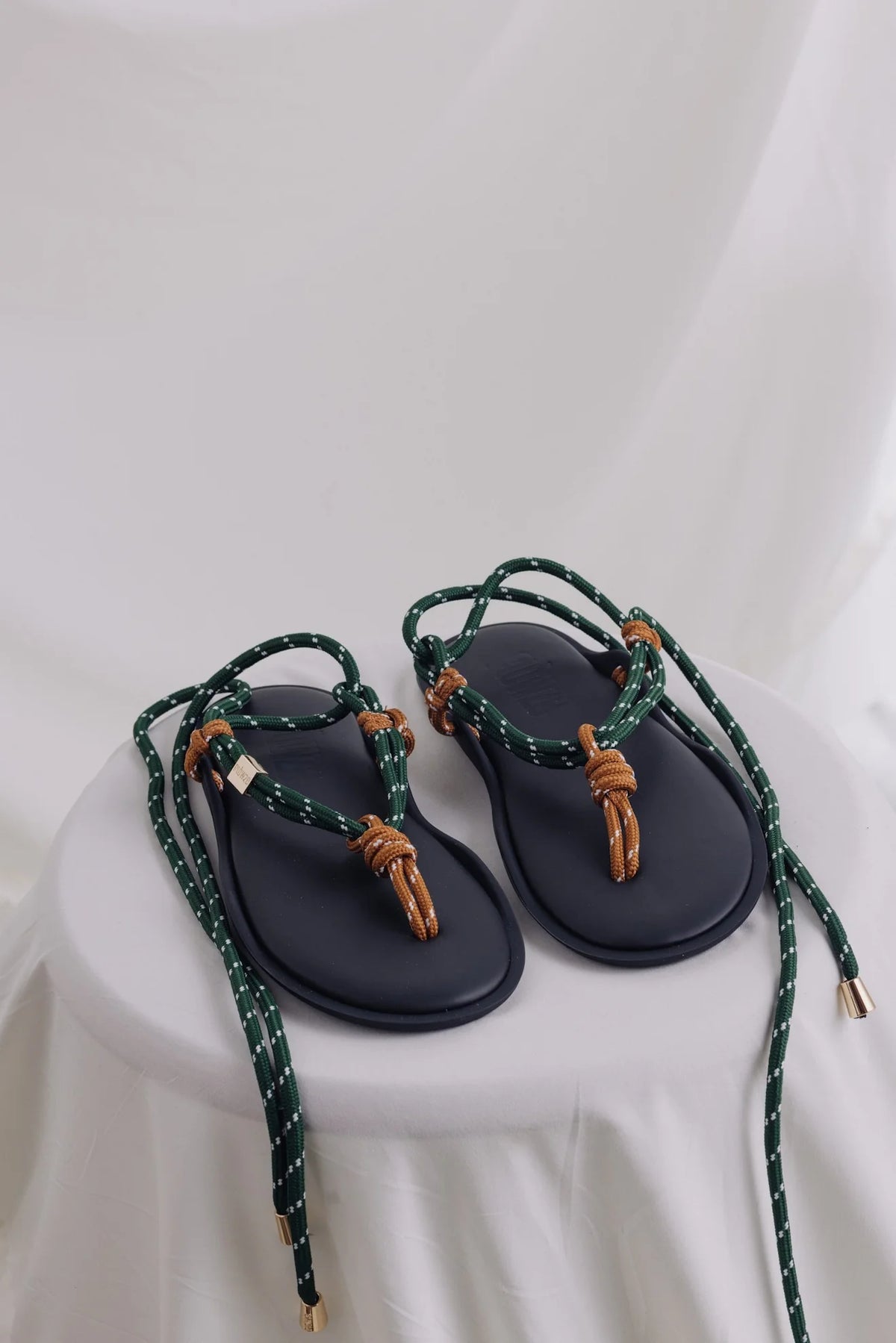 Flo Flat Hazelnut/Forest Green Sandals